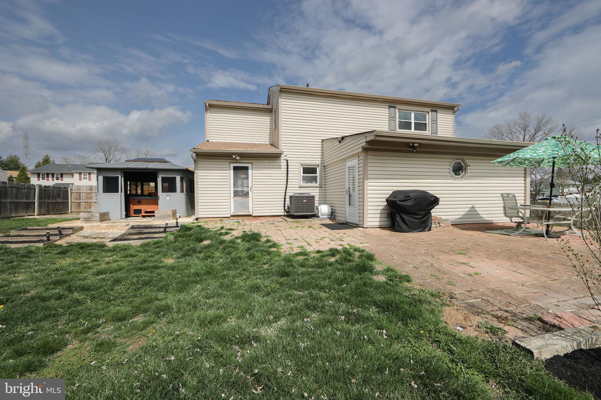 SALEM POINT - Residential