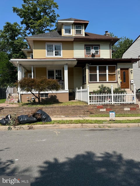 Townhouse For Sale - 22 Mervine Place<br/> HAMILTON, NJ 08609