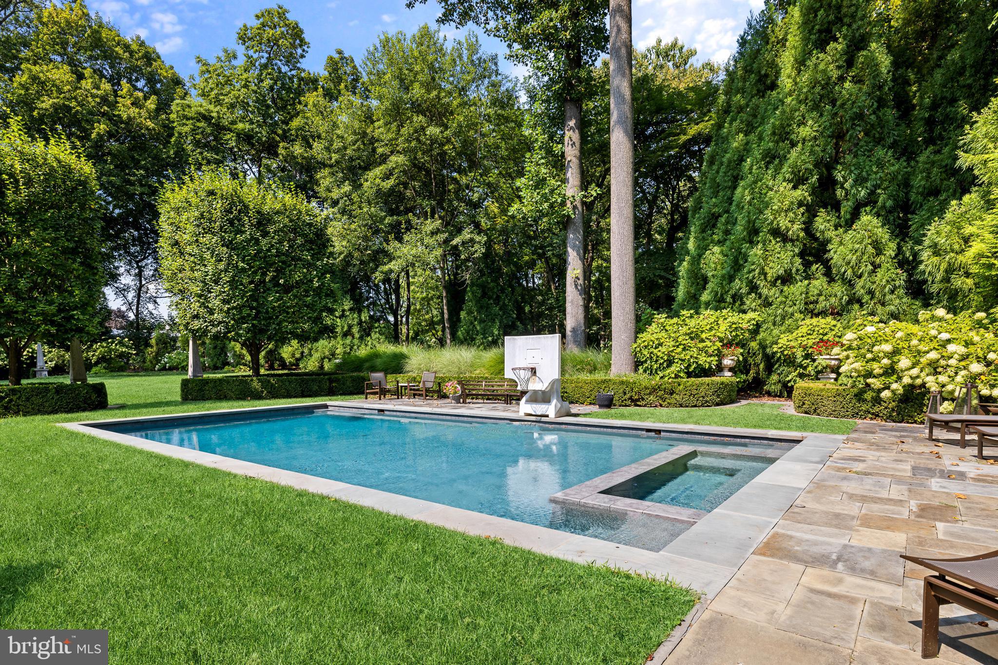 726 JOHN BARRY DRIVE