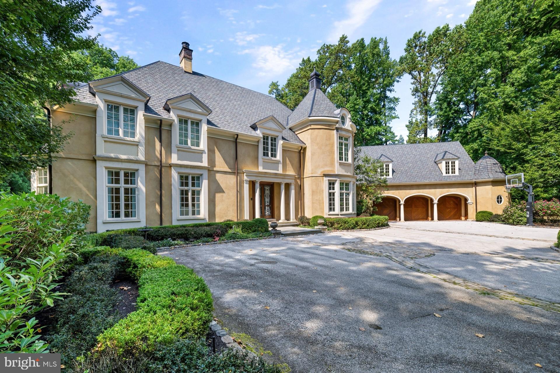 726 JOHN BARRY DRIVE