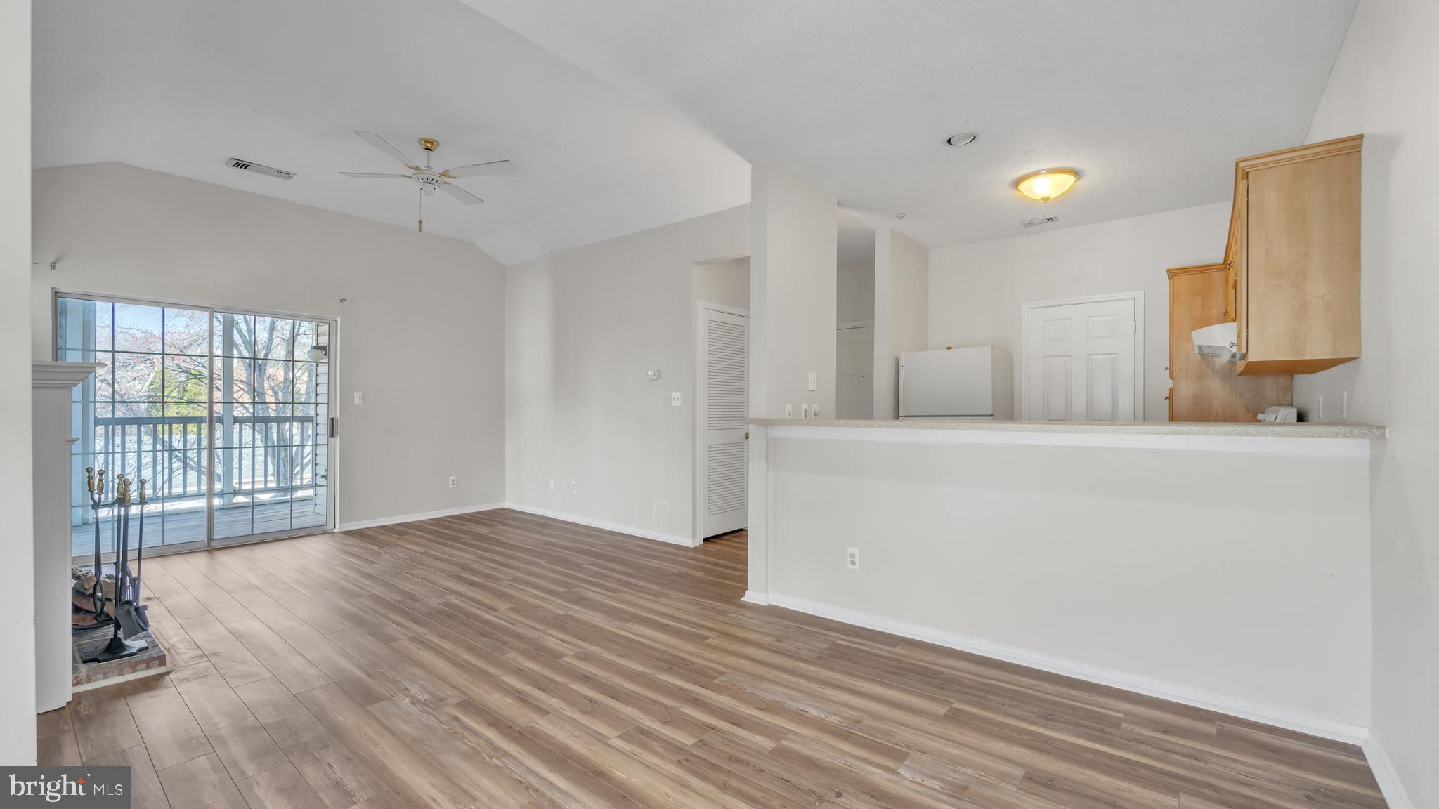 ENGLISH COUNTRY MANOR - Residential Lease