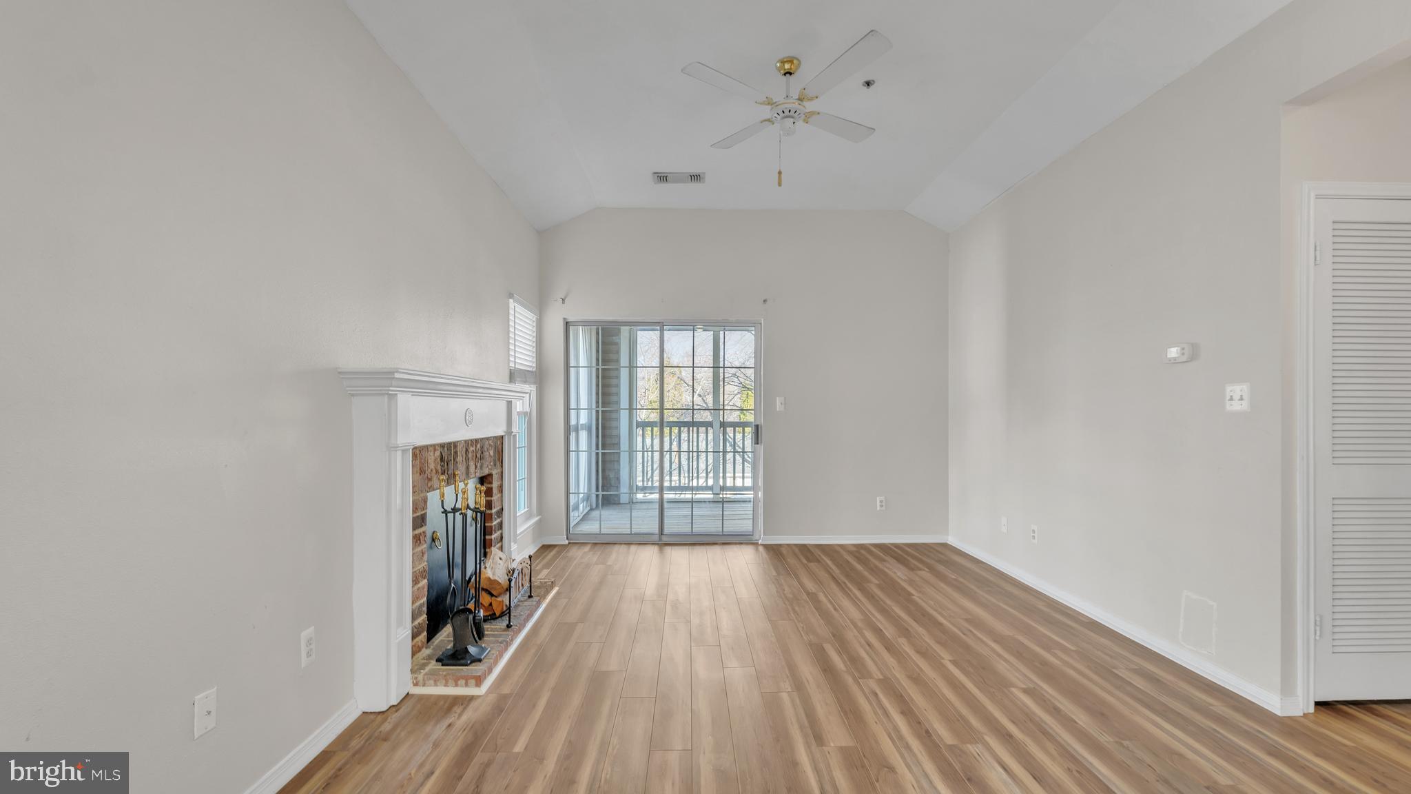 ENGLISH COUNTRY MANOR - Residential Lease