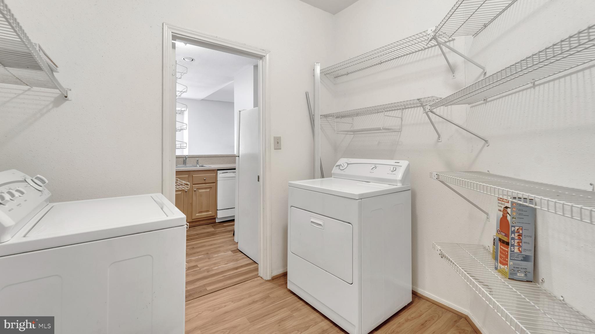 ENGLISH COUNTRY MANOR - Residential Lease