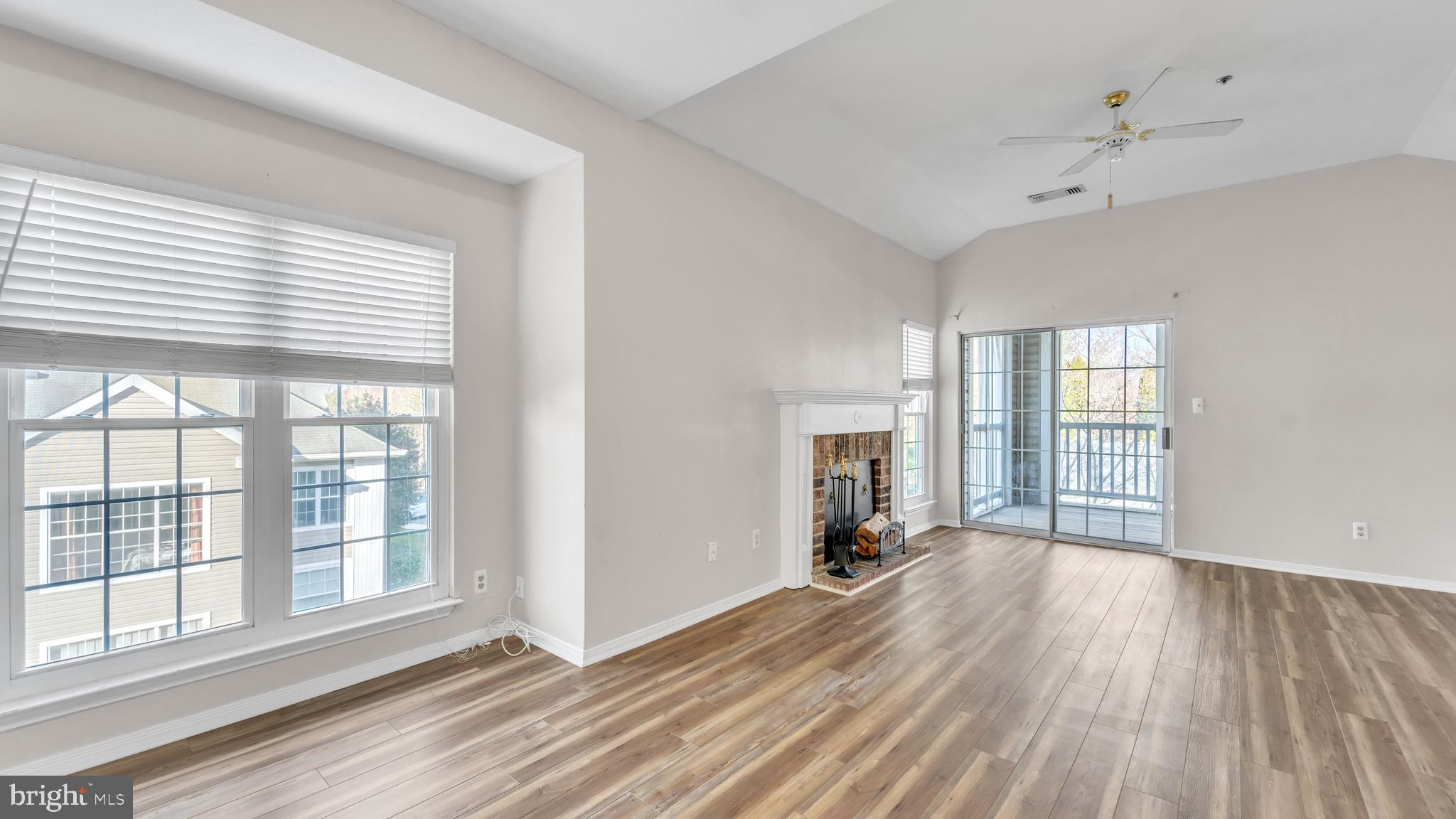 ENGLISH COUNTRY MANOR - Residential Lease