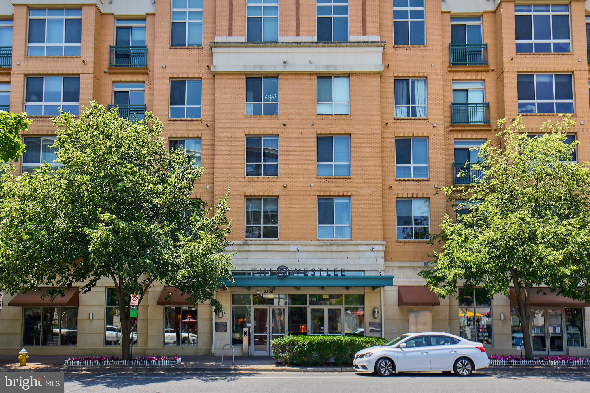 2200 N WESTMORELAND STREET 330