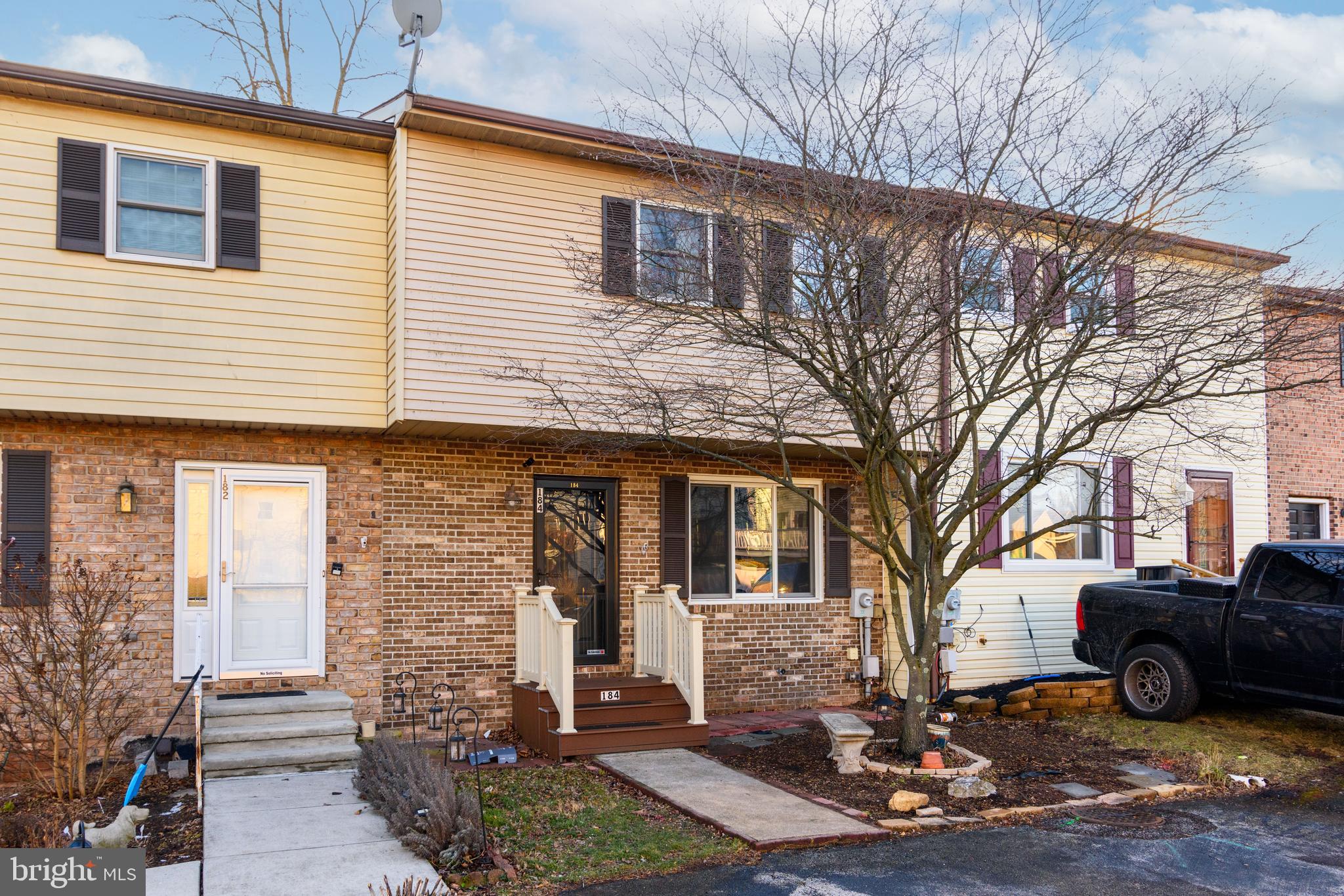 VILLAGE OF VALLEY GREEN - Residential