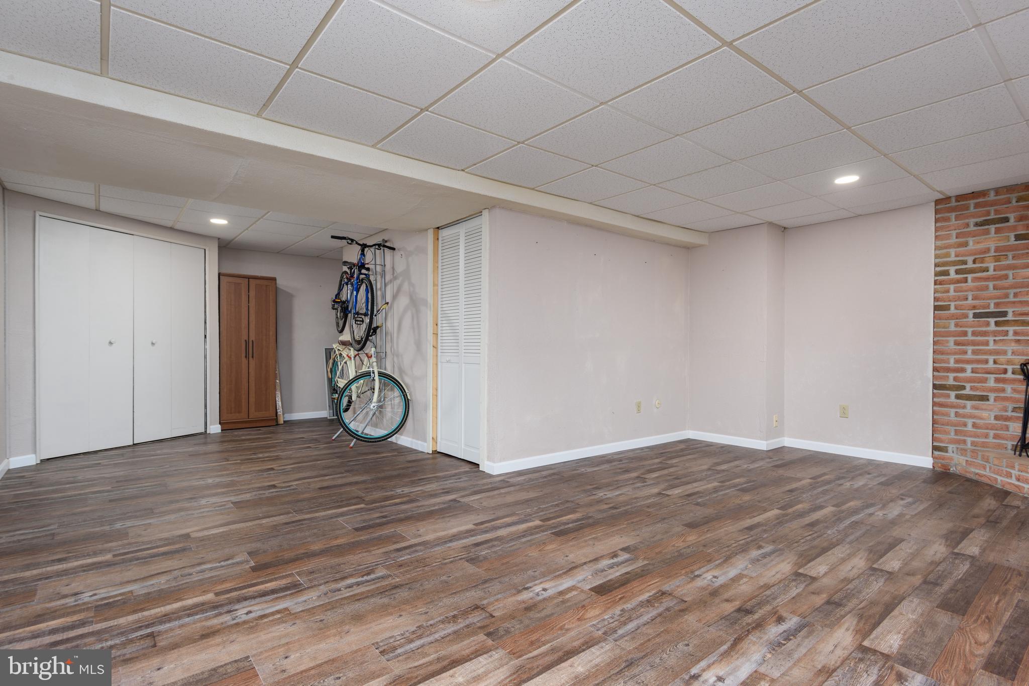 VILLAGE OF VALLEY GREEN - Residential