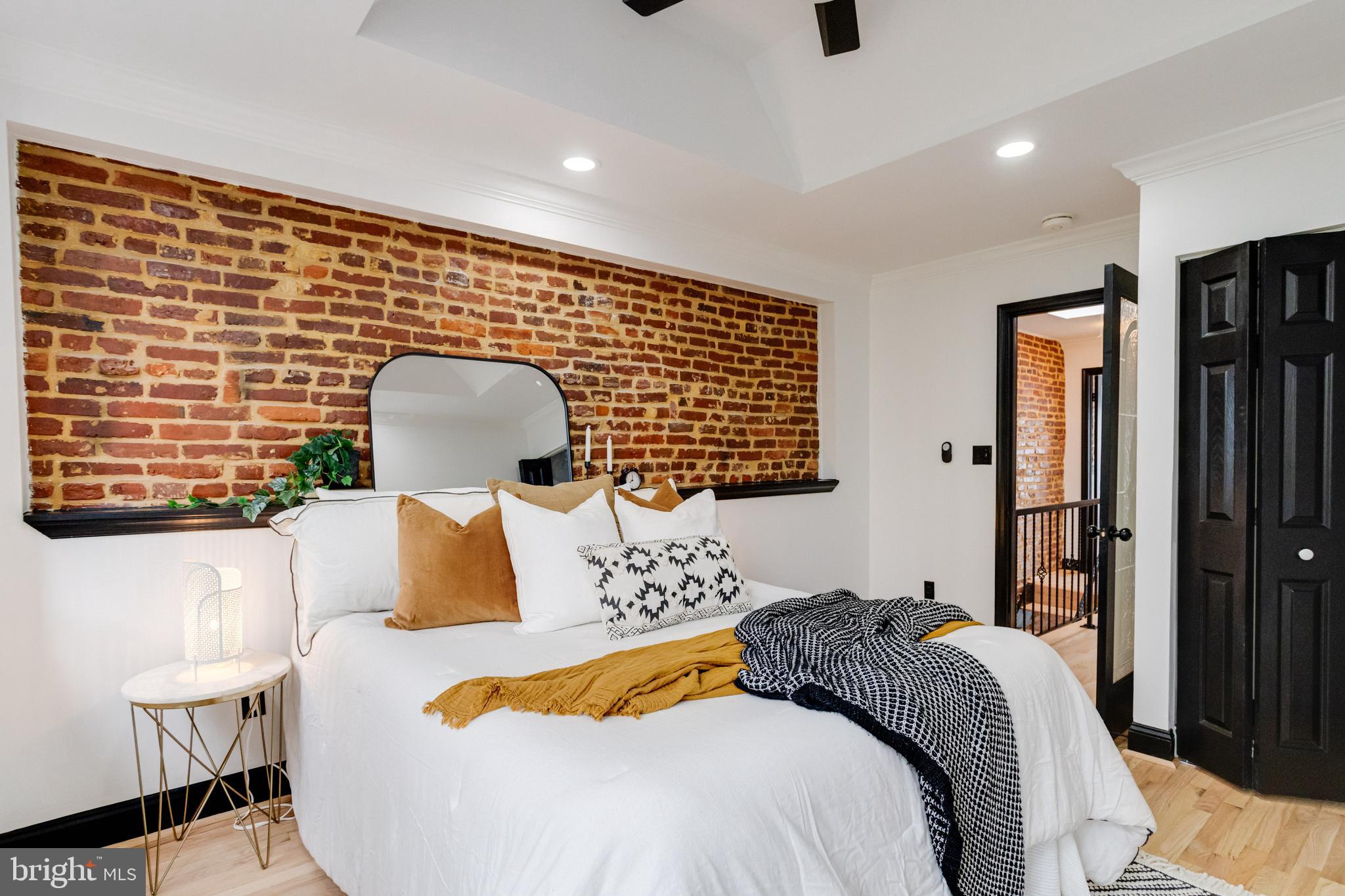 HIGHLANDTOWN - Residential