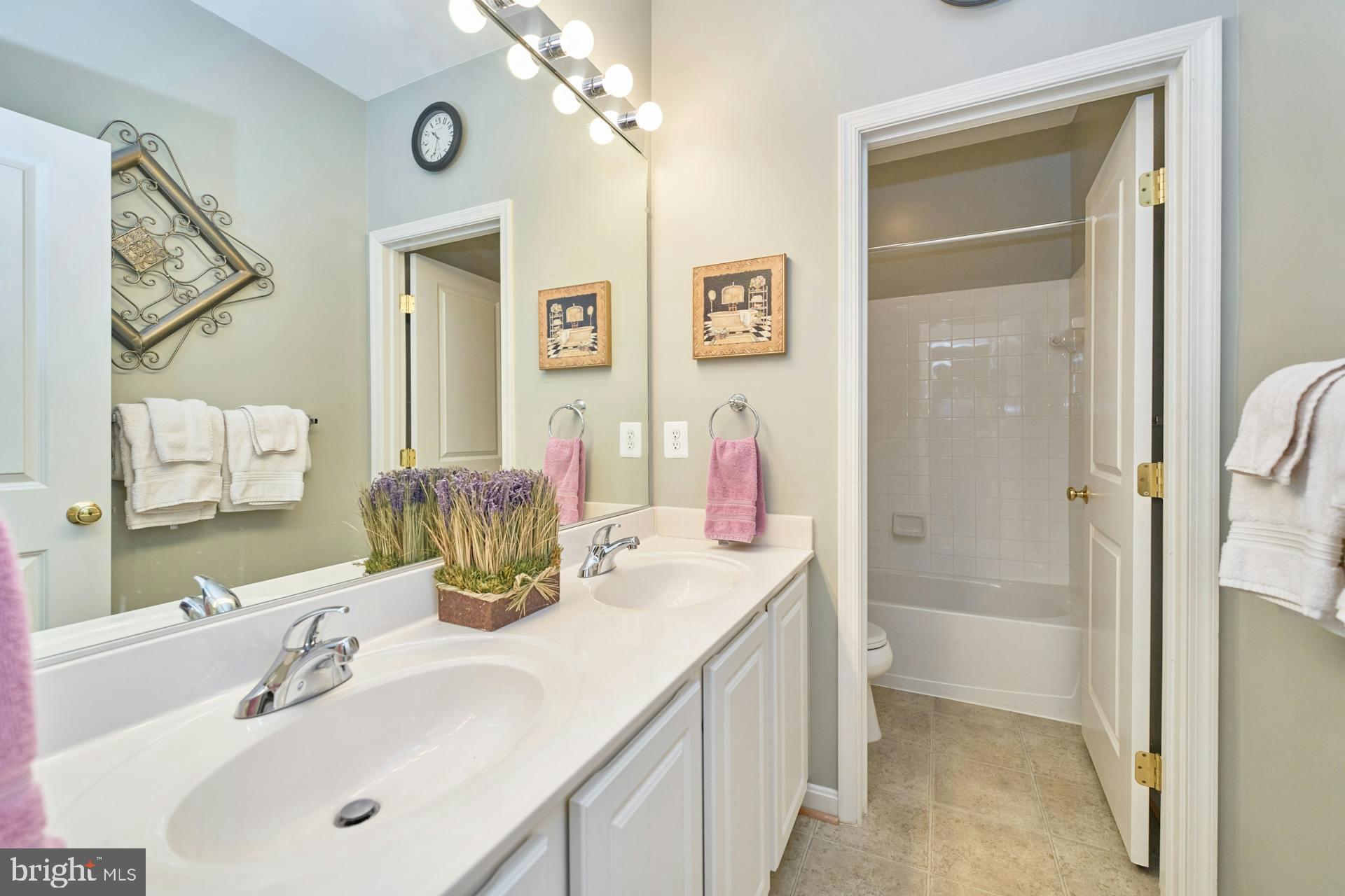 VICTORY LAKES - Residential