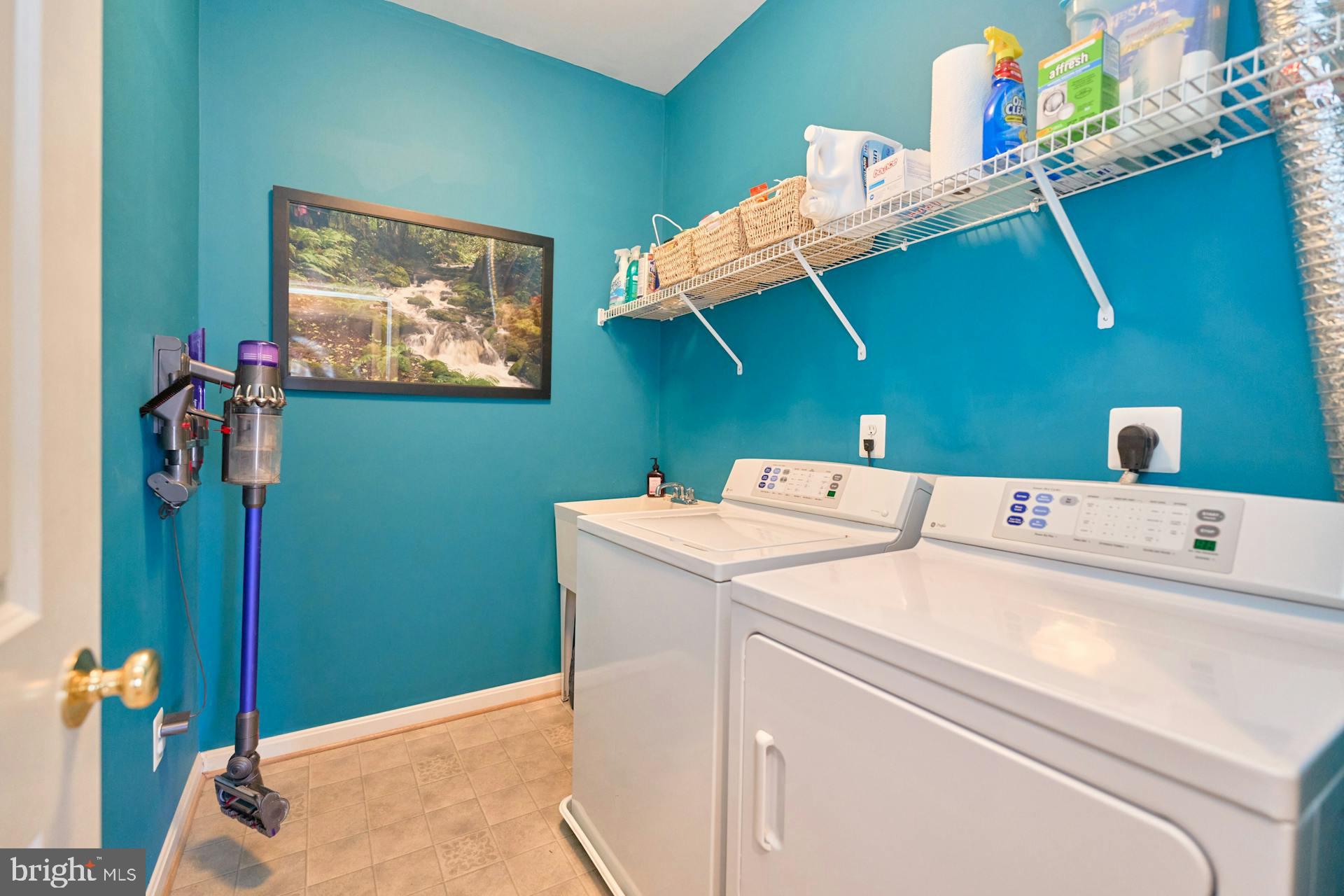 VICTORY LAKES - Residential