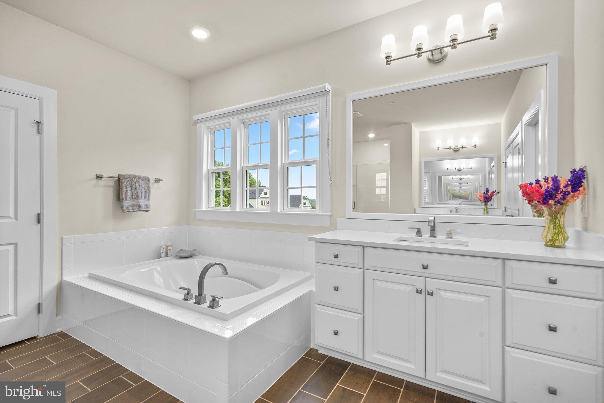 THE ESTATES AT MILL CREEK - Residential