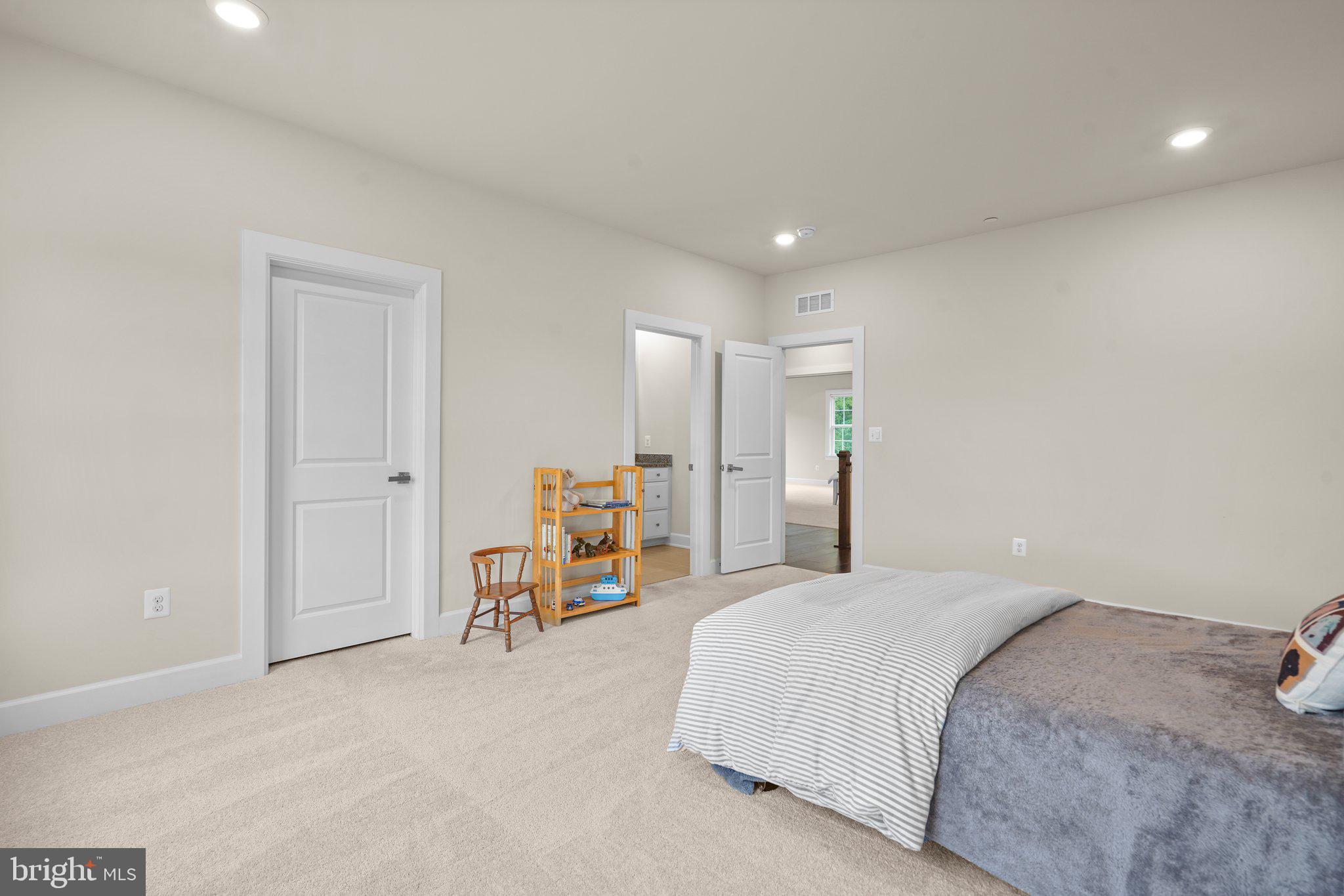 THE ESTATES AT MILL CREEK - Residential