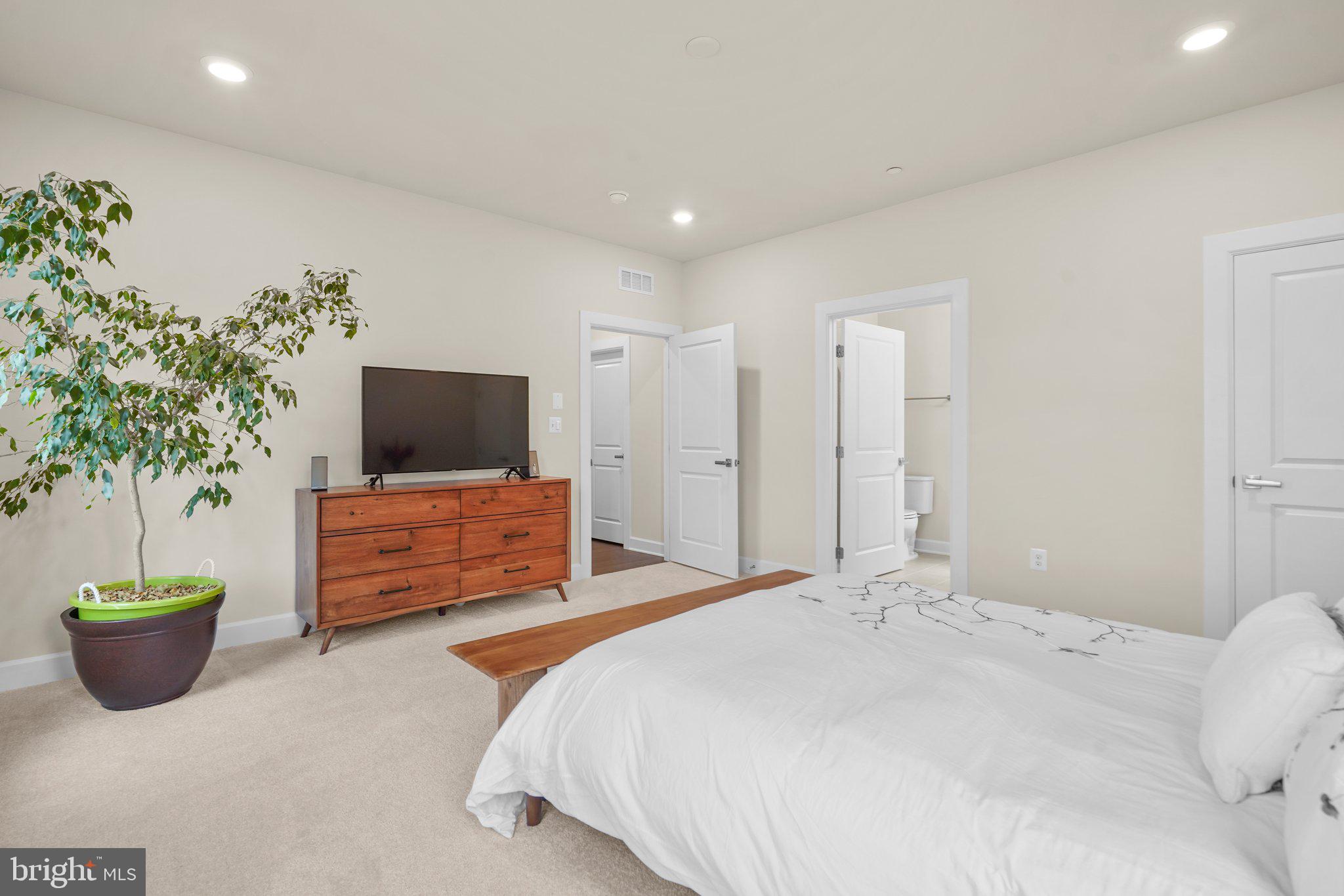 THE ESTATES AT MILL CREEK - Residential