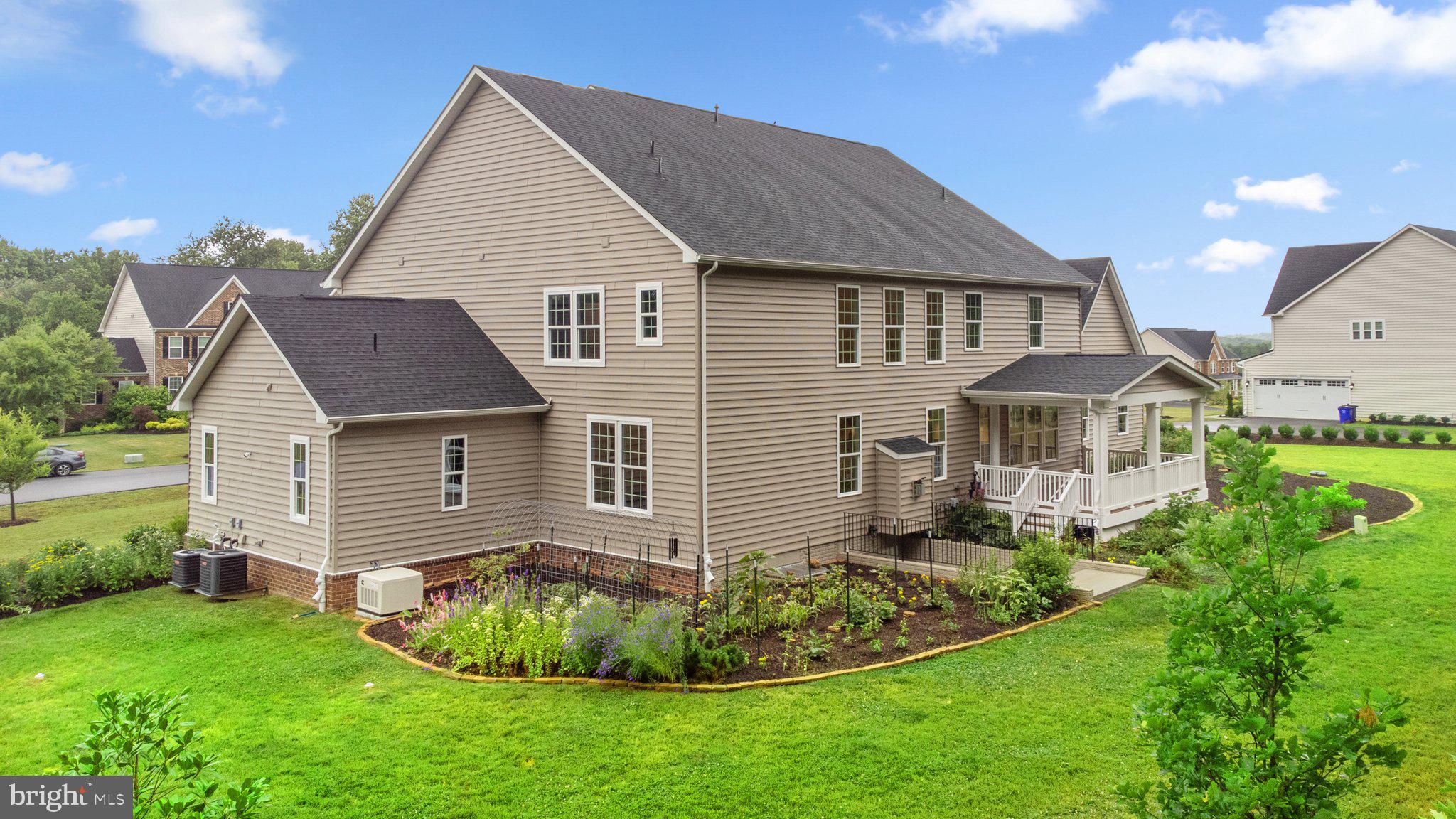 THE ESTATES AT MILL CREEK - Residential