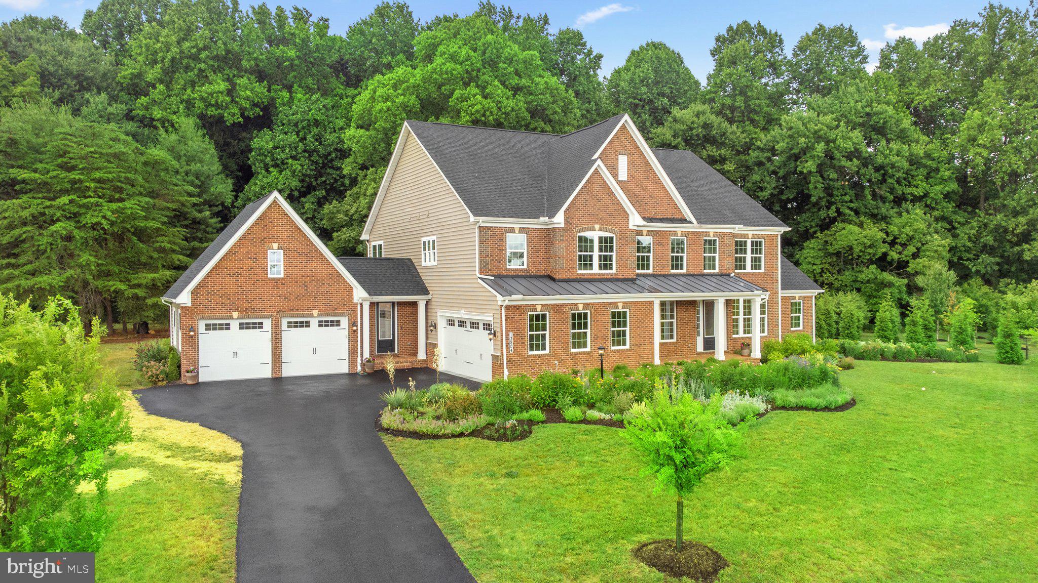 THE ESTATES AT MILL CREEK - Residential