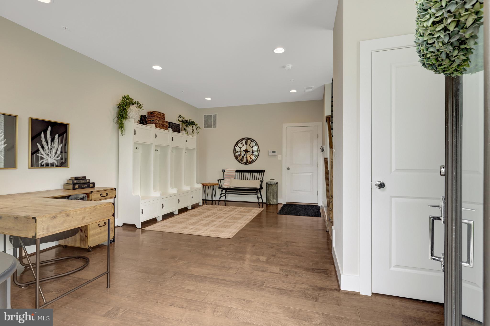 4819 GARDEN VIEW LANE