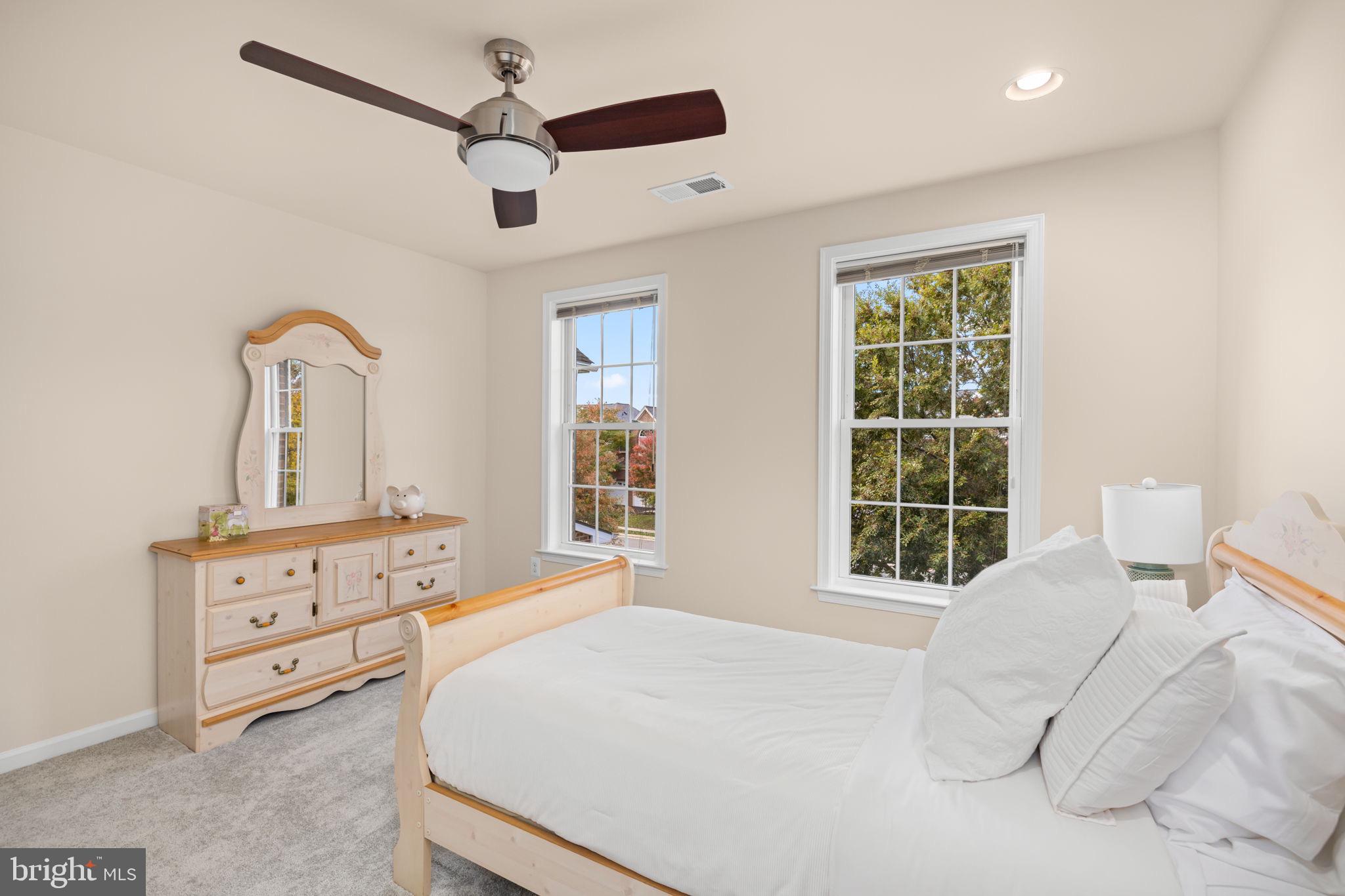 LOUDOUN VALLEY ESTATES 2 - Residential