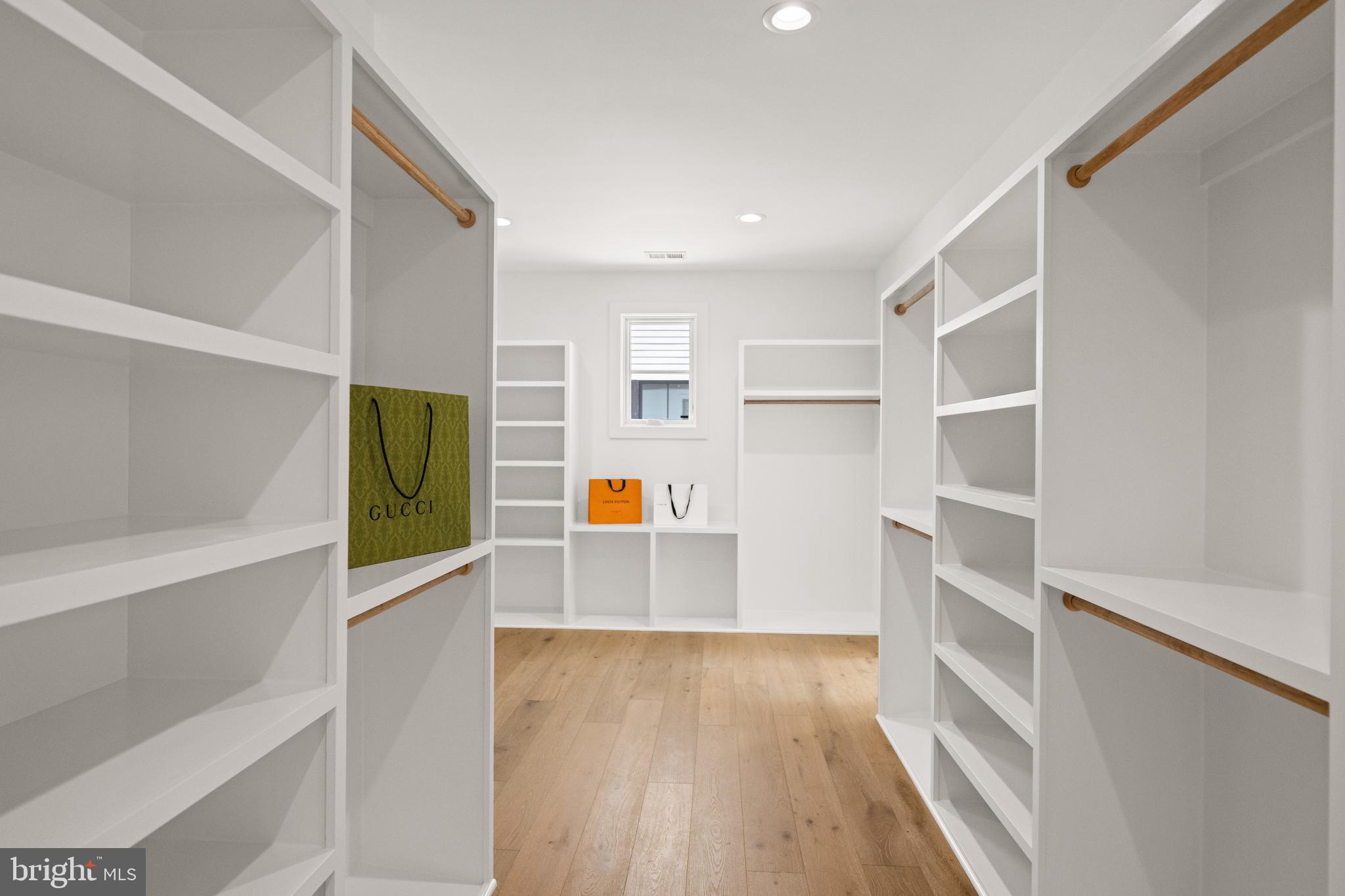 SHIRLEY WOODS - Residential