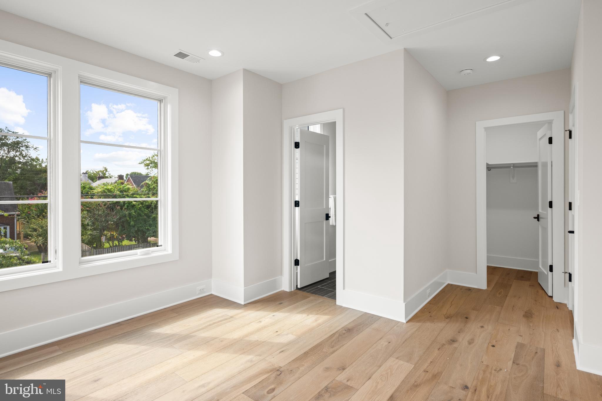 SHIRLEY WOODS - Residential