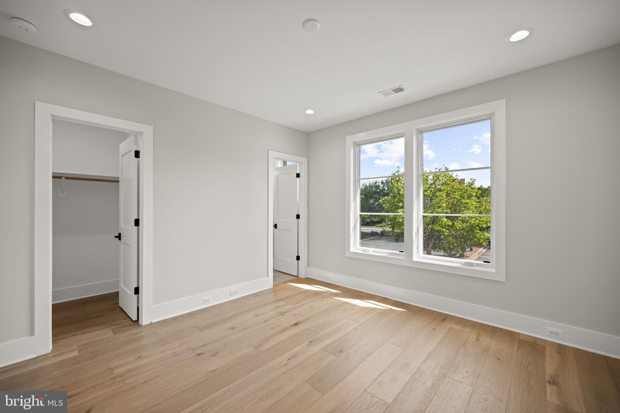 SHIRLEY WOODS - Residential