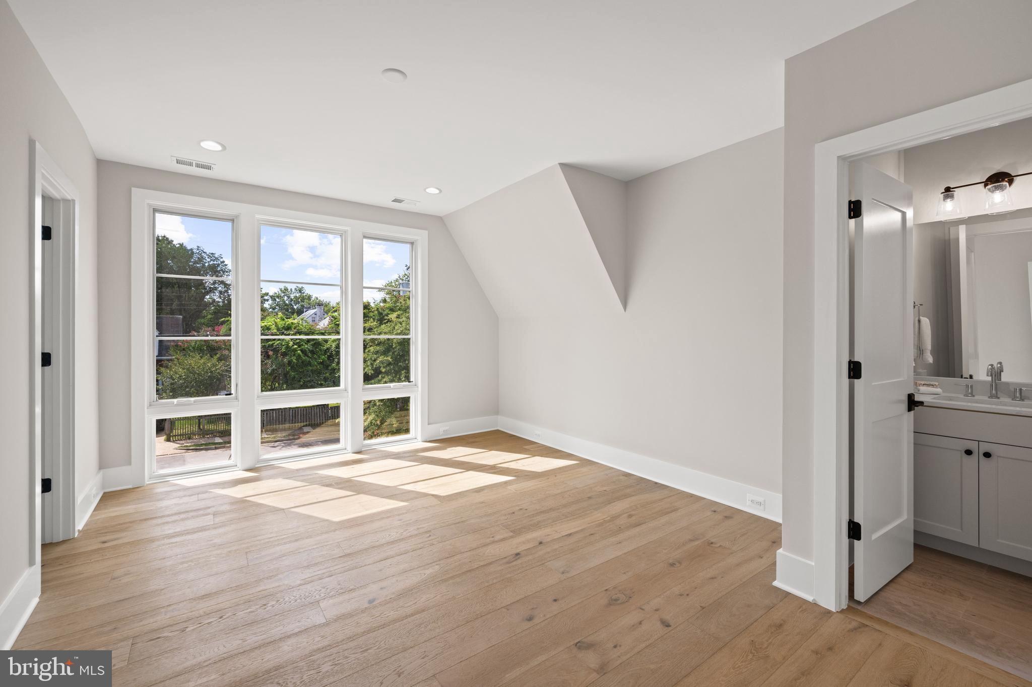 SHIRLEY WOODS - Residential