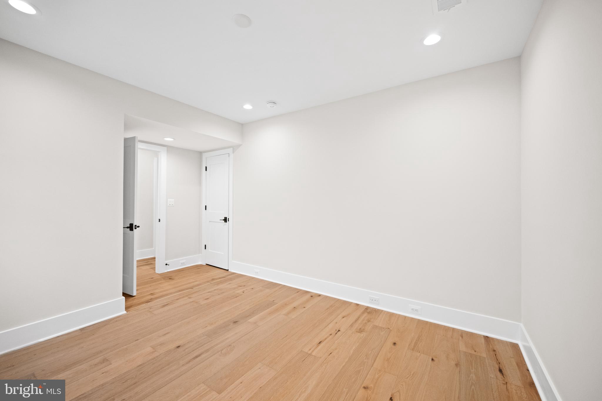 SHIRLEY WOODS - Residential