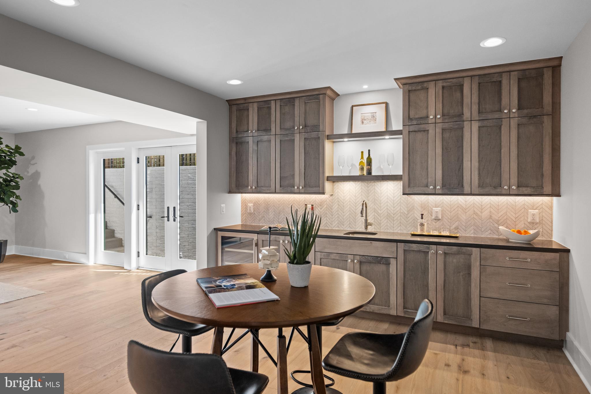 SHIRLEY WOODS - Residential