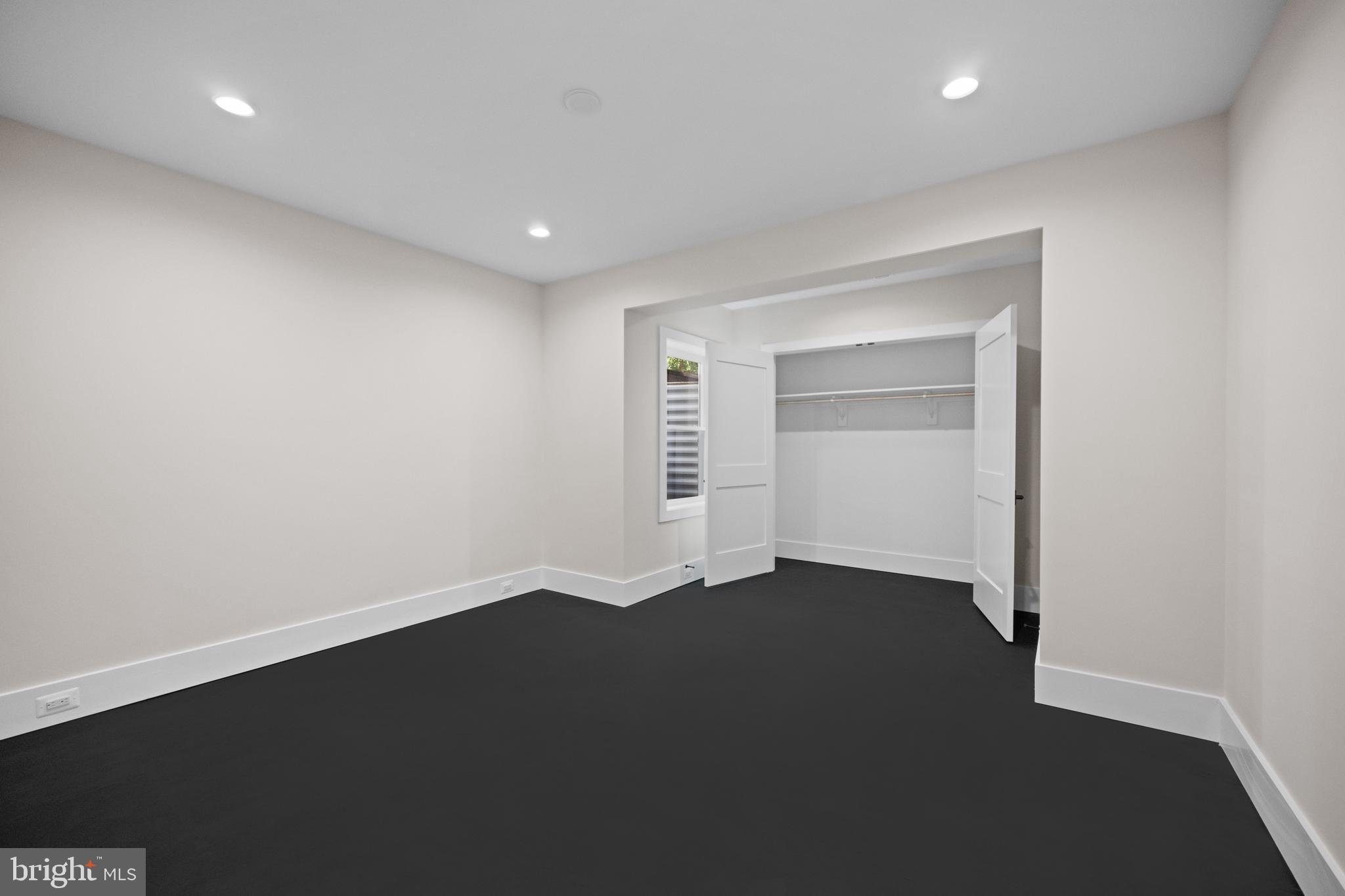 SHIRLEY WOODS - Residential