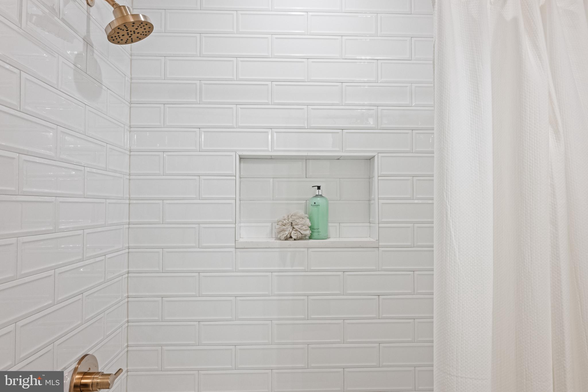 SHIRLEY WOODS - Residential