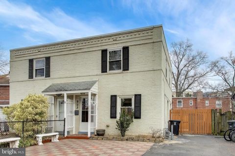 903 S IRVING STREET ARLINGTON VA 22204