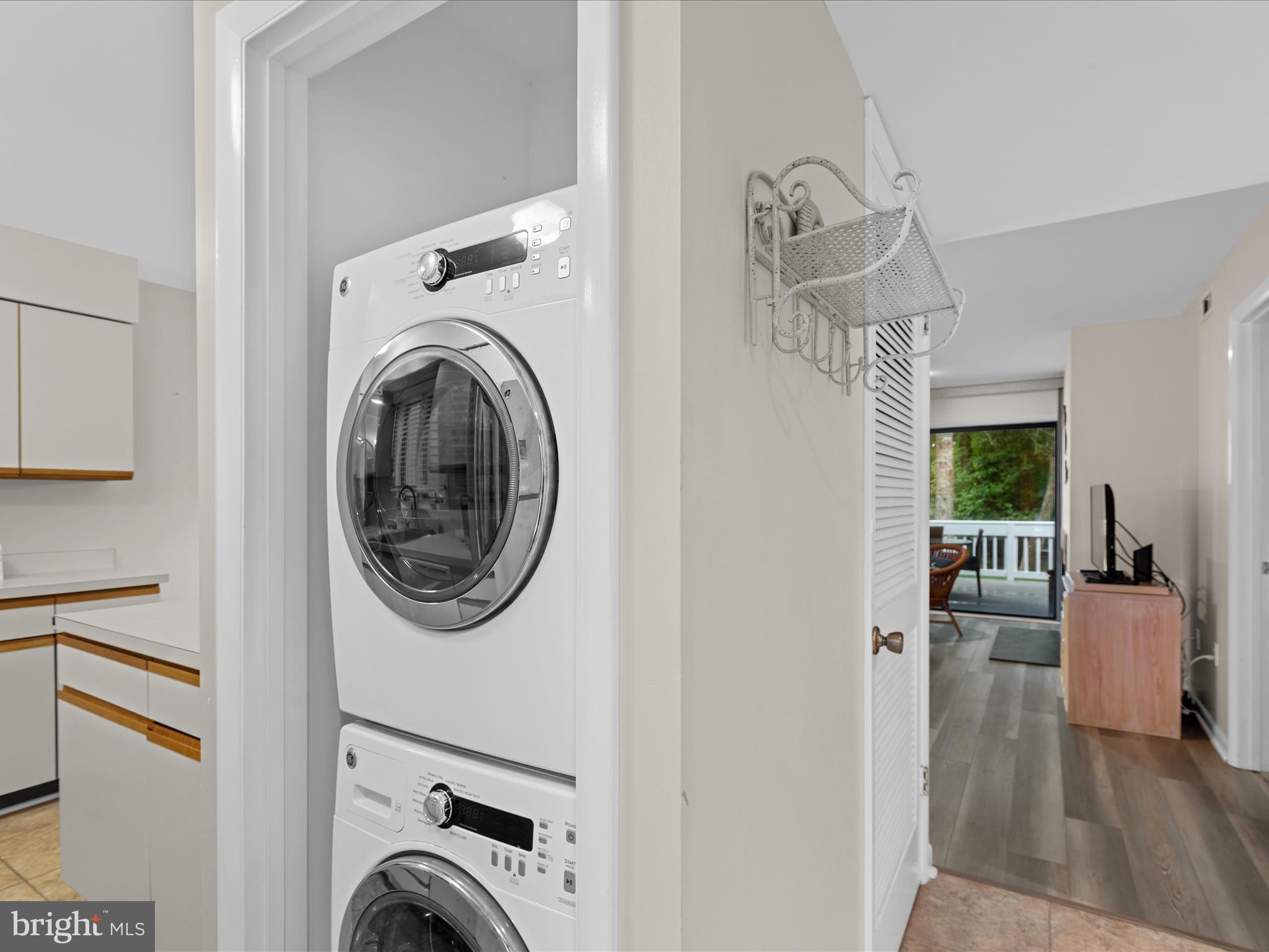 SEA COLONY WEST - Residential