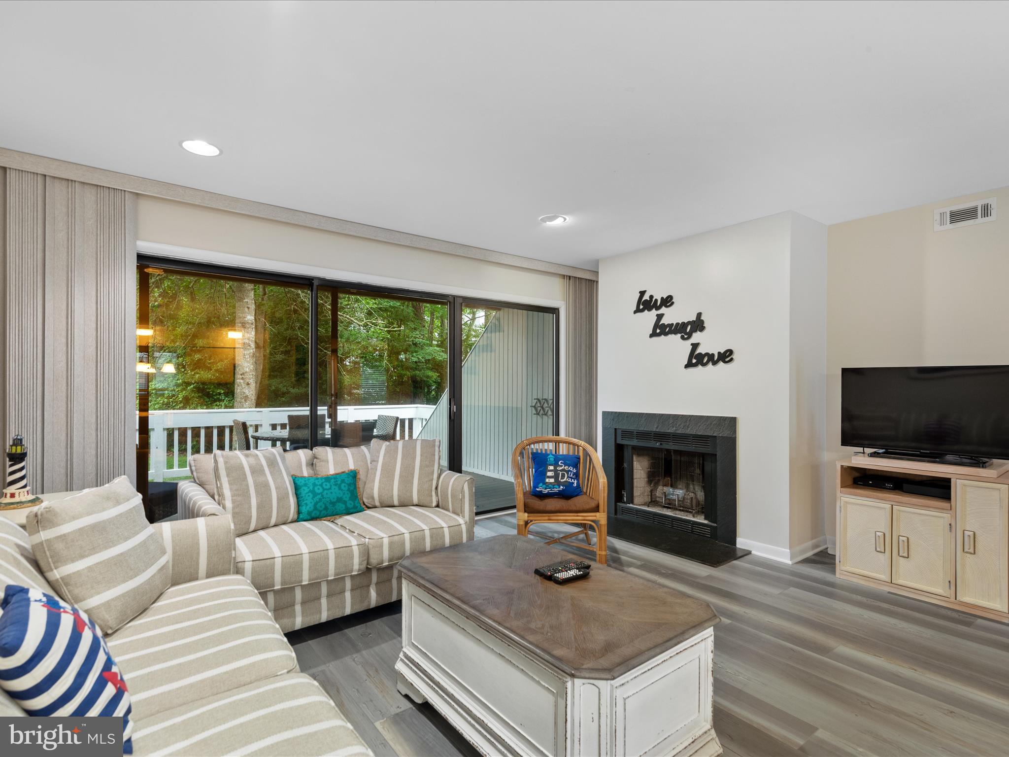 SEA COLONY WEST - Residential