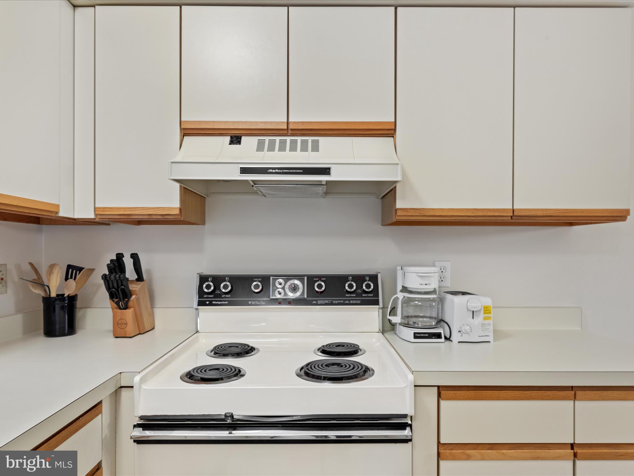 SEA COLONY WEST - Residential