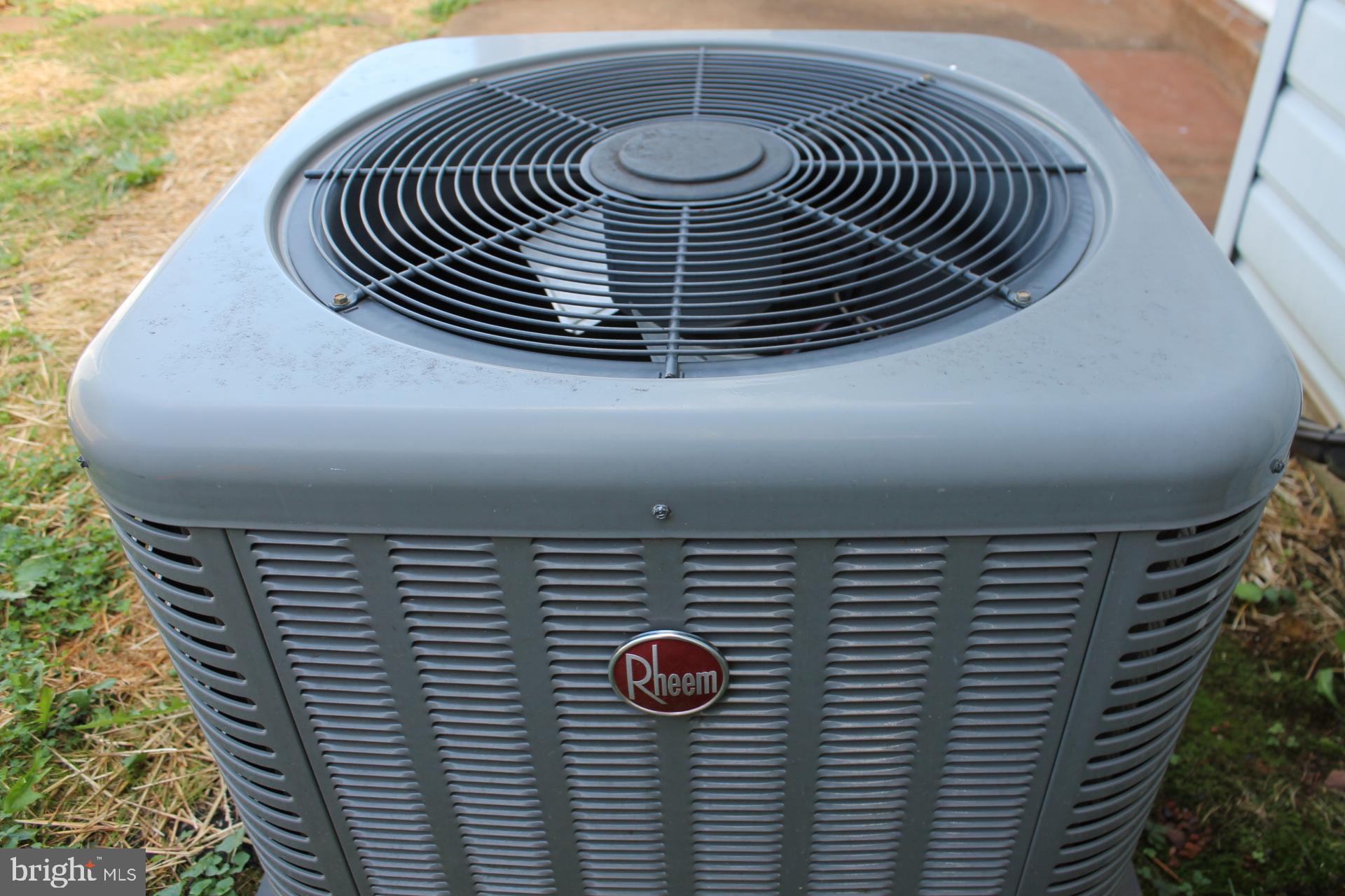 SOUTHRIDGE TOWNHOUSES - Residential