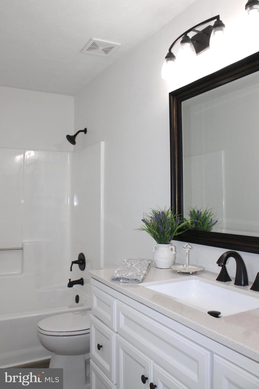 SOUTHRIDGE TOWNHOUSES - Residential