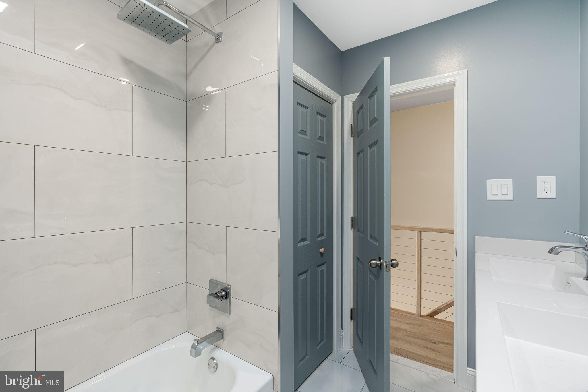 WEST OAK LANE - Residential