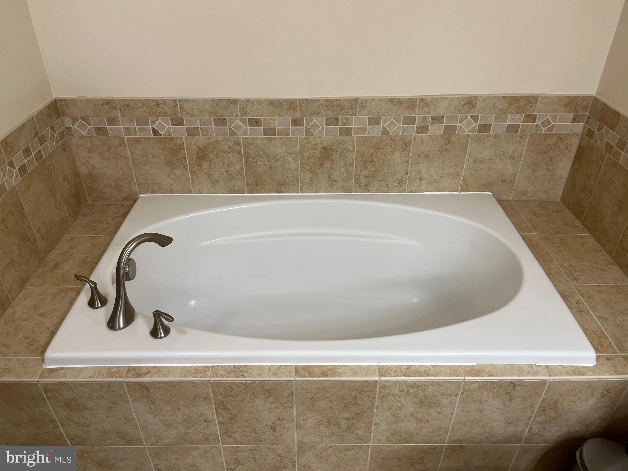 PRESERVE AT GOOSE CREEK - Residential Lease