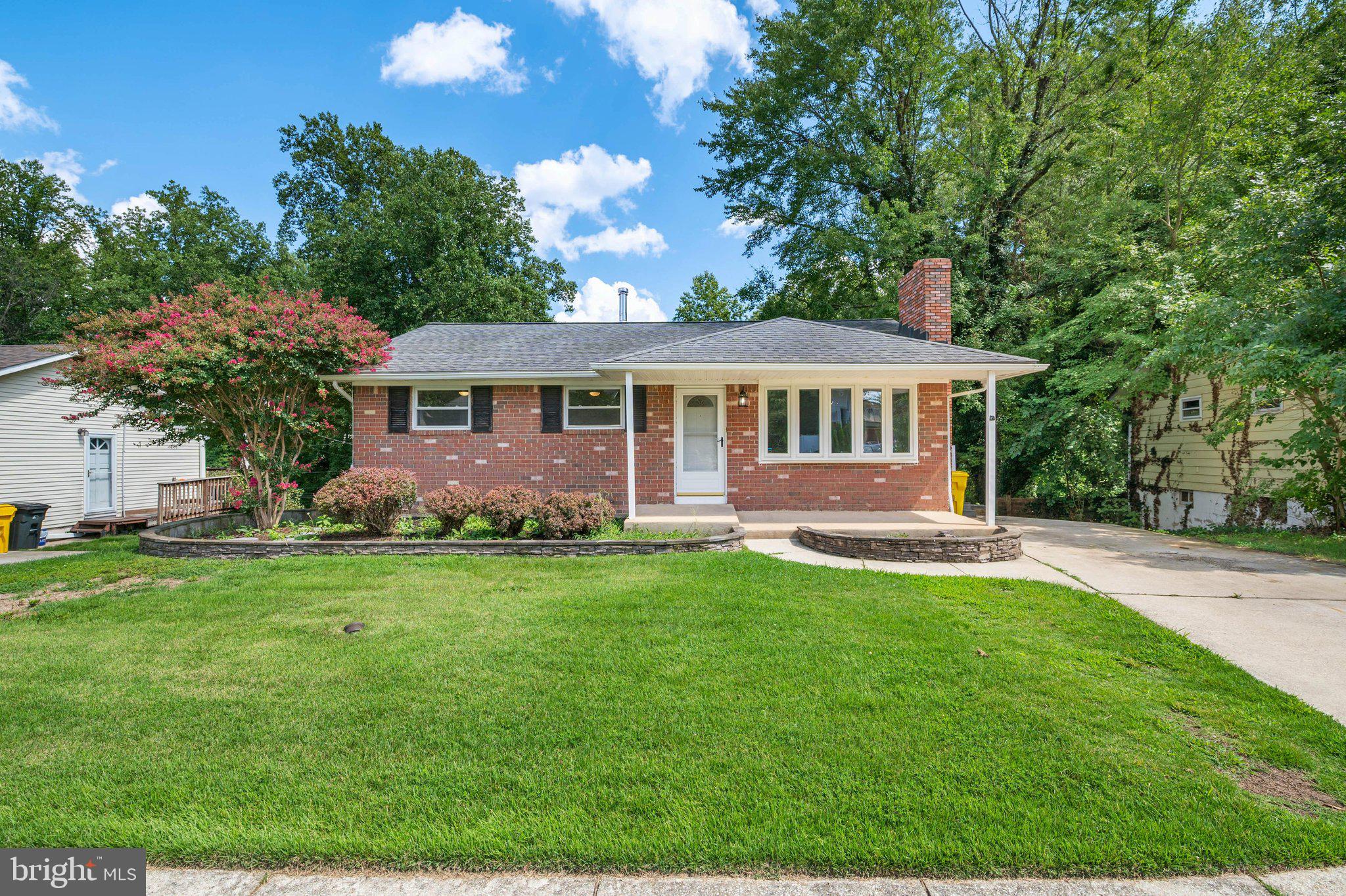 541 CRESTPARK DRIVE