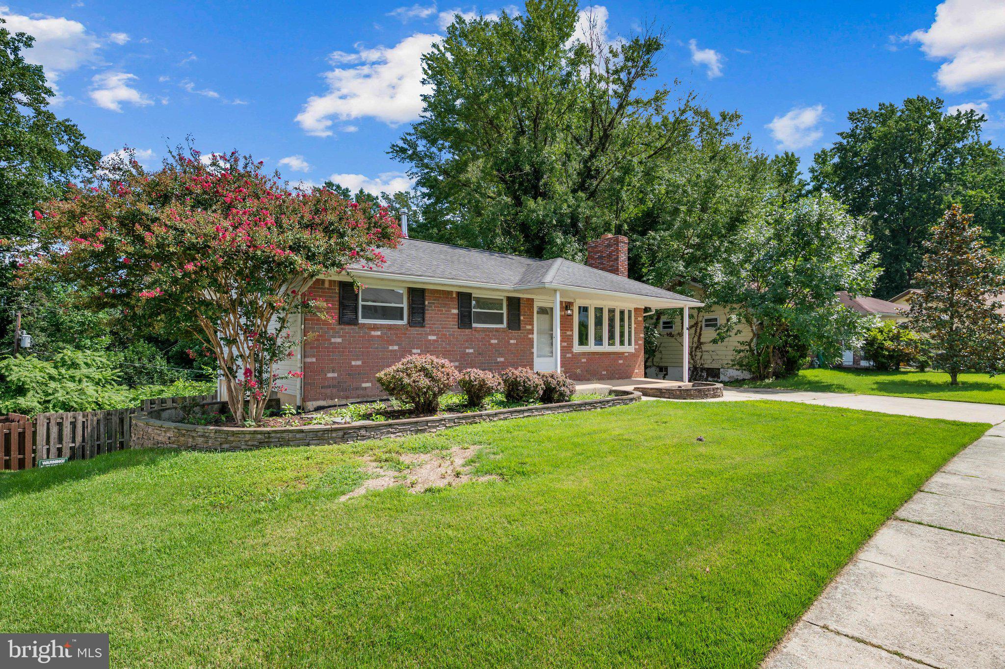 541 CRESTPARK DRIVE
