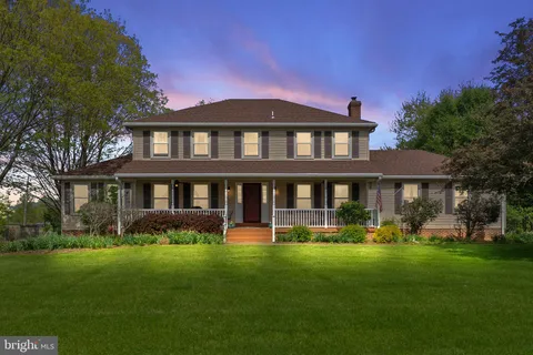 36111 Ashby Farm Circle, Hillsboro, VA MLS: VALO2094834