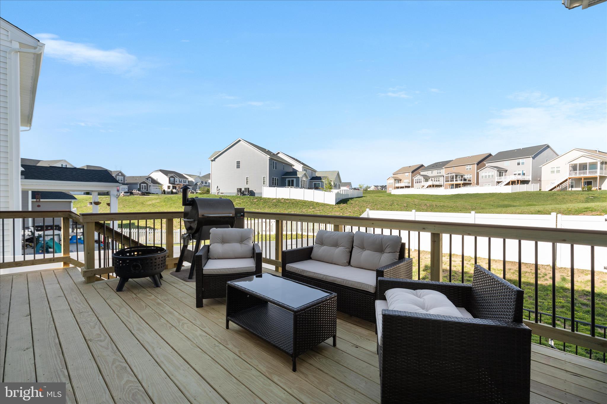 RAVEN OAKS - Residential