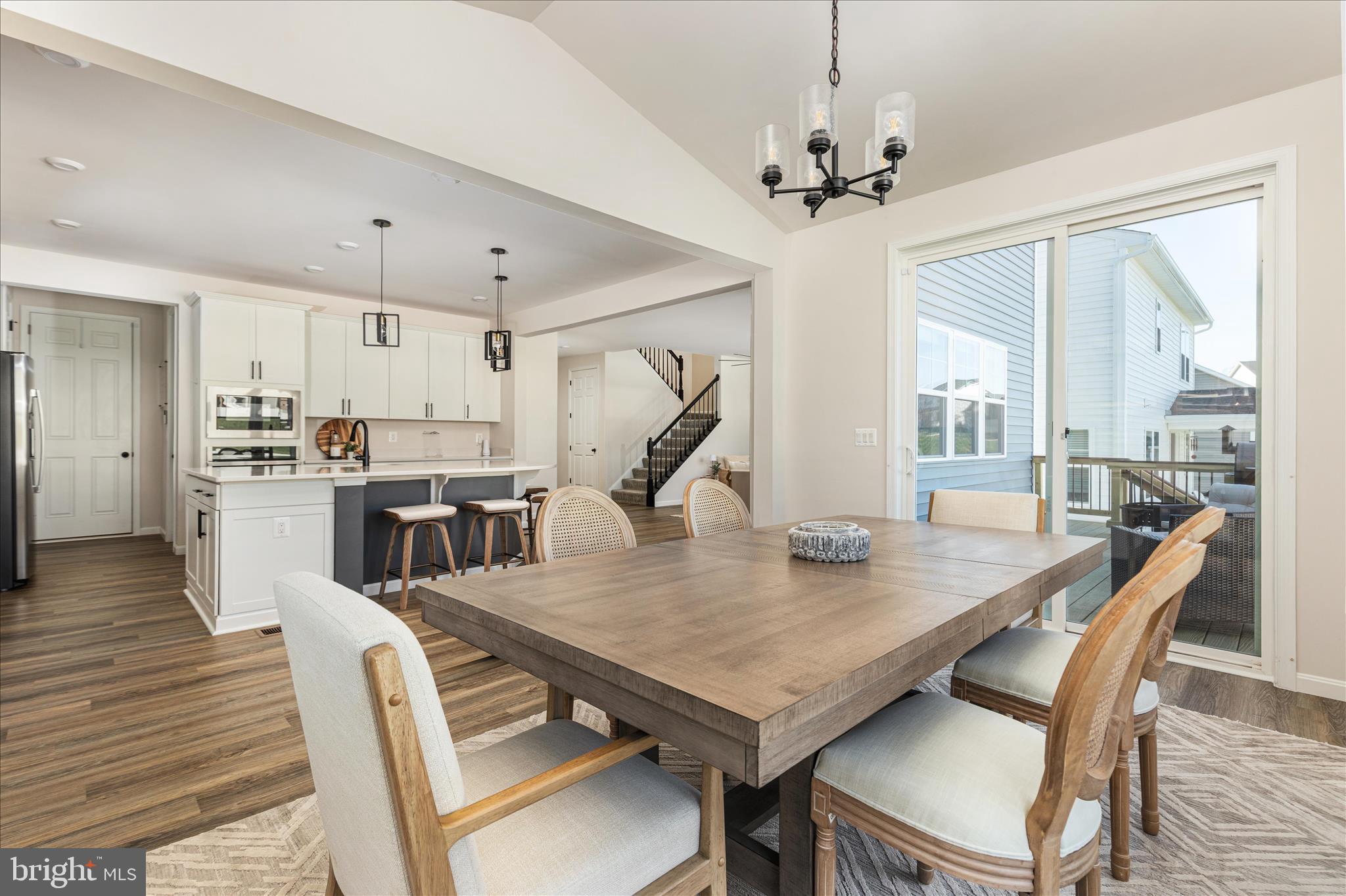 RAVEN OAKS - Residential