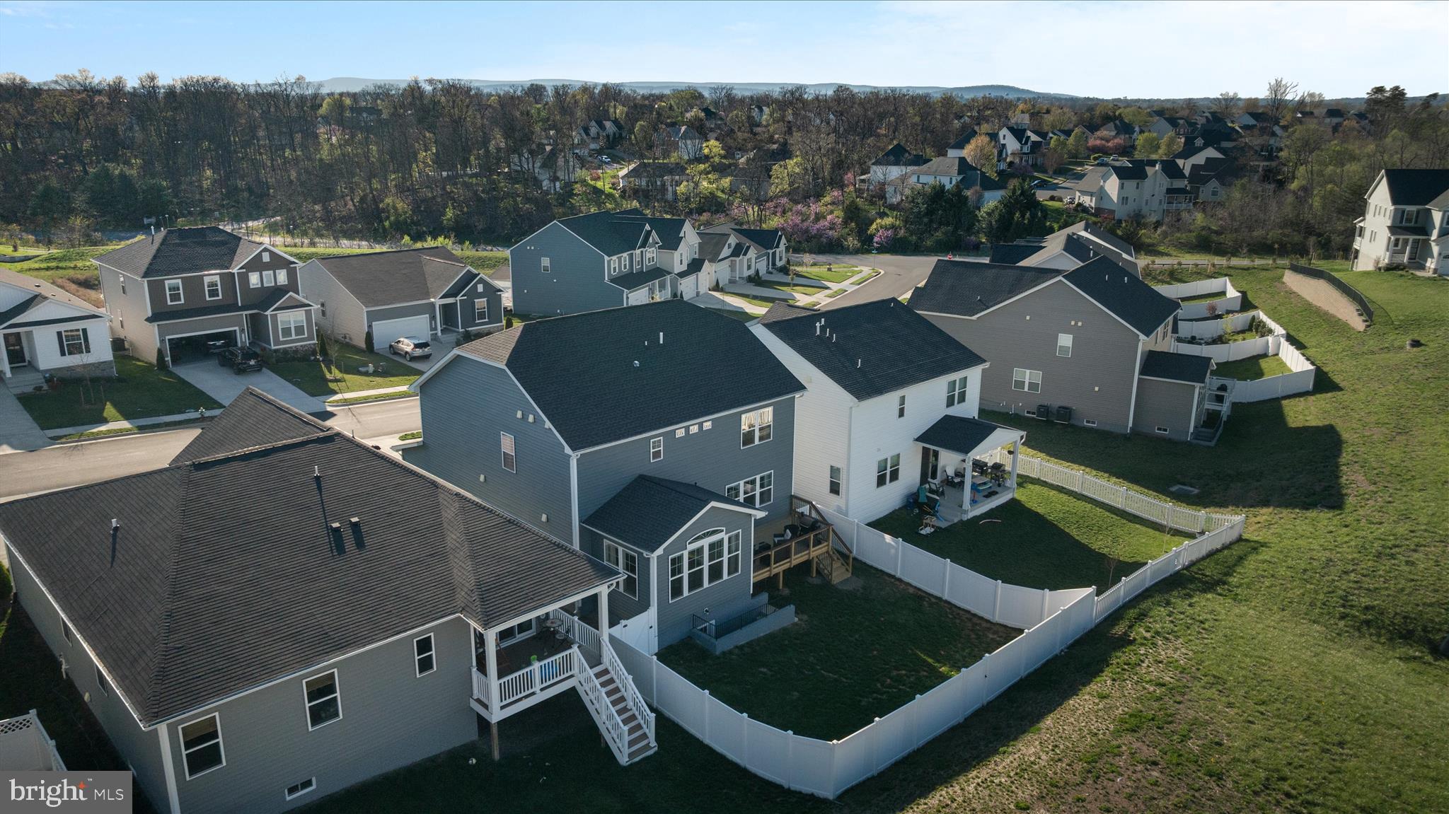 RAVEN OAKS - Residential