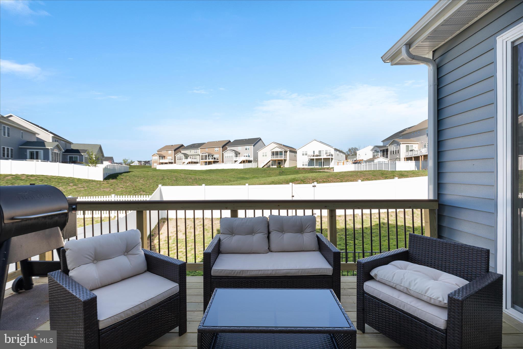 RAVEN OAKS - Residential