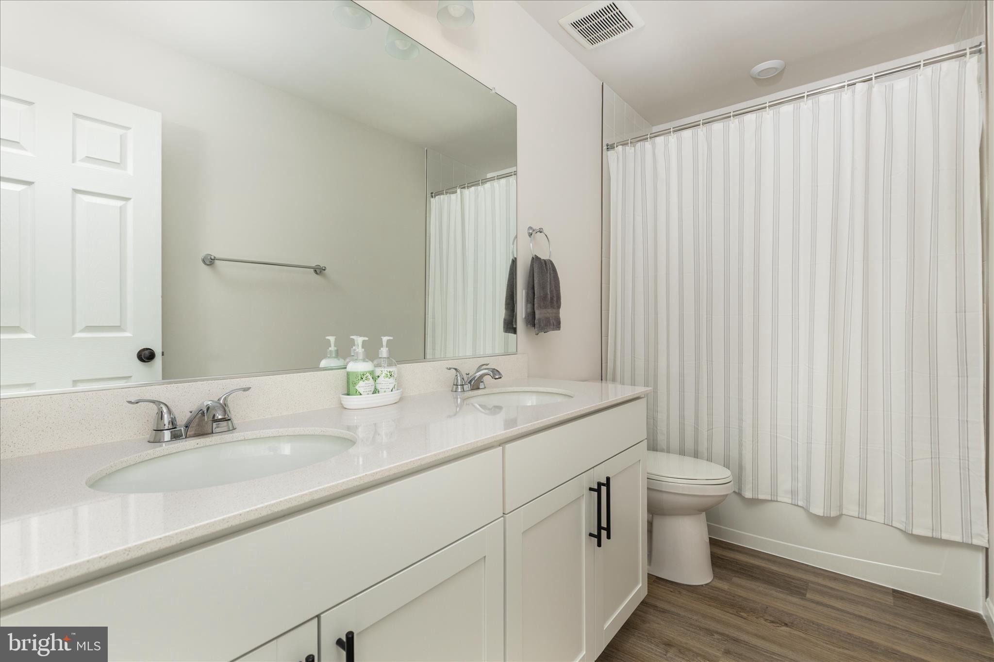 RAVEN OAKS - Residential