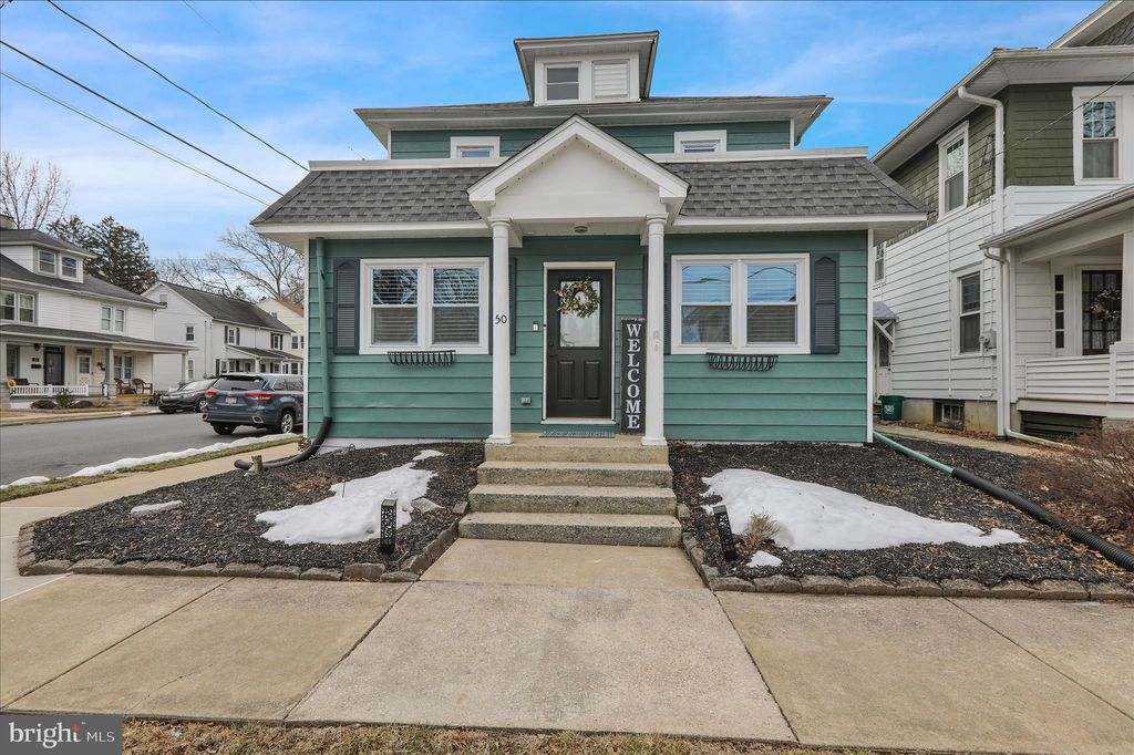 Photo of 50 E 2nd Avenue, LITITZ, PA 17543 (MLS # PALA2083966)