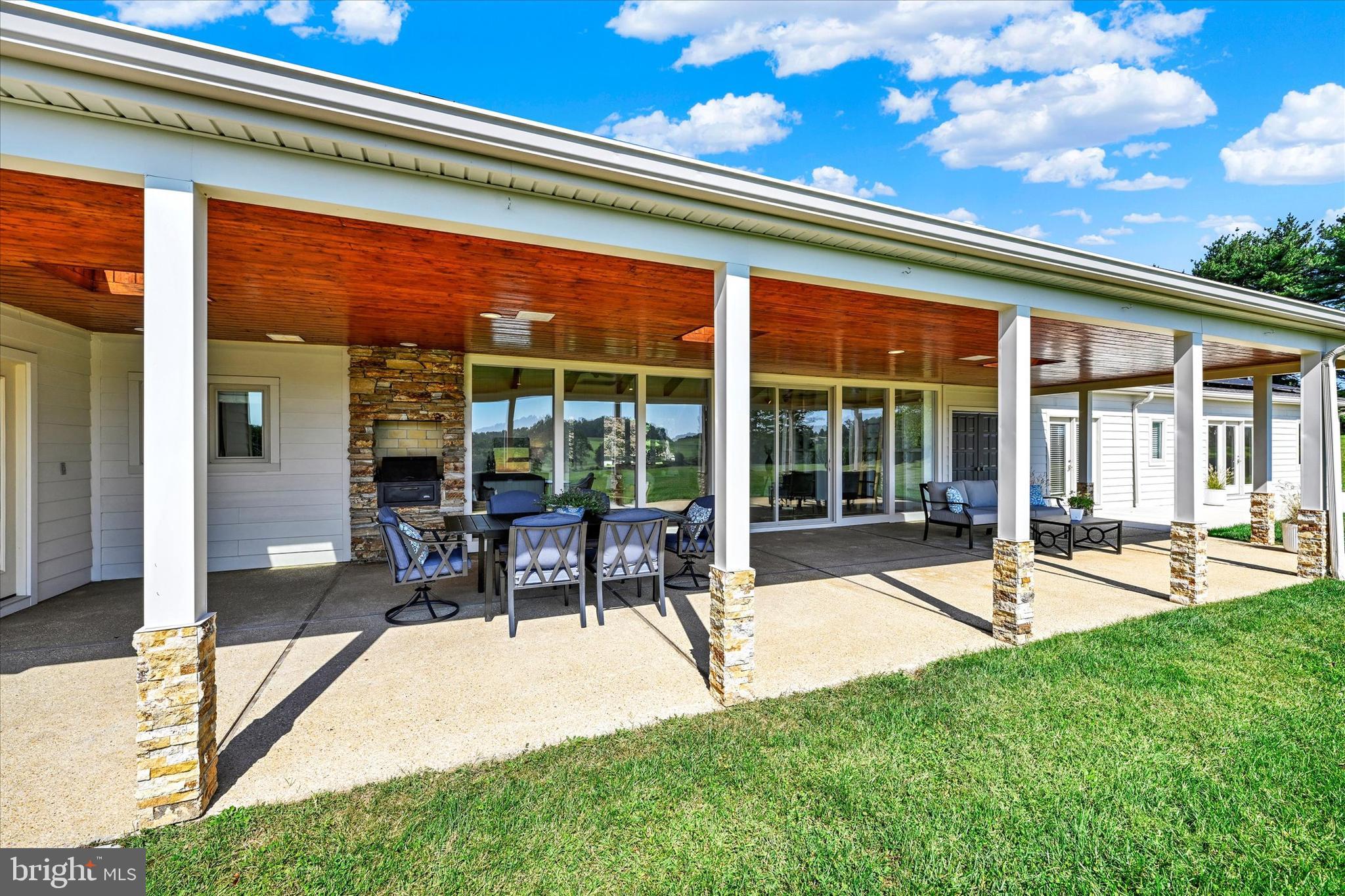 WINDY HILL FARMS - Residential