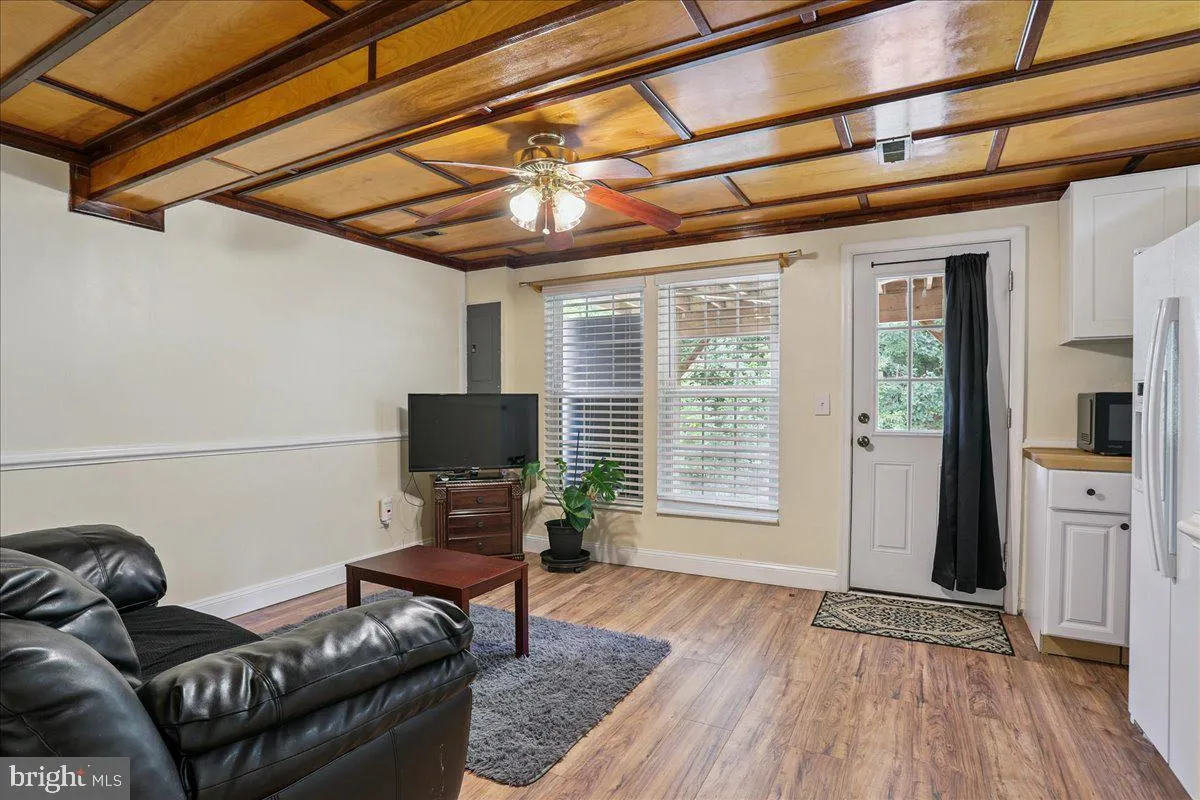 Manassas, Virginia 20110, United States, 3 Bedrooms Bedrooms, ,4 BathroomsBathrooms,Residential,Active,196232