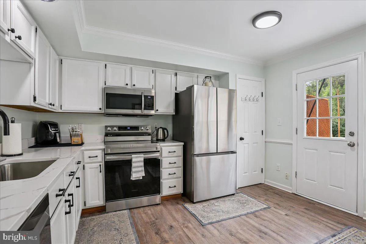 Manassas, Virginia 20110, United States, 3 Bedrooms Bedrooms, ,4 BathroomsBathrooms,Residential,Active,196232