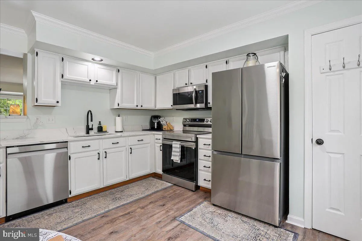 Manassas, Virginia 20110, United States, 3 Bedrooms Bedrooms, ,4 BathroomsBathrooms,Residential,Active,196232